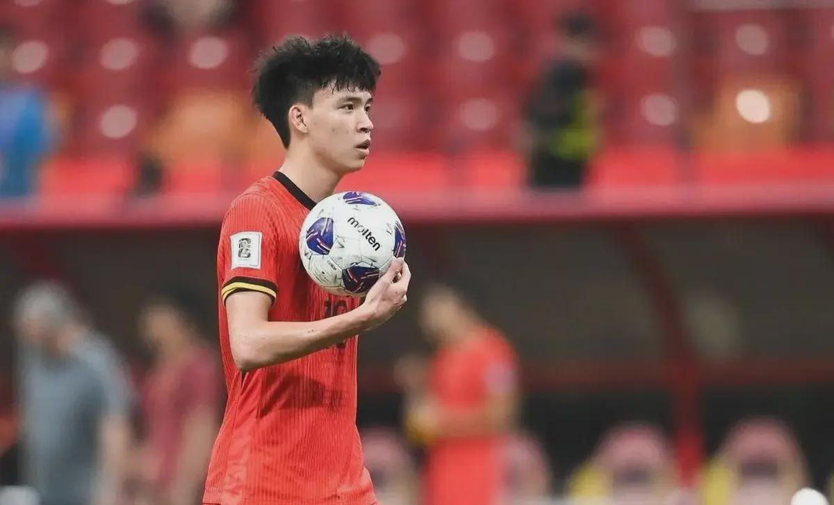 19岁新星独造7球破局！王钰栋照亮国足未来“发光”新可能